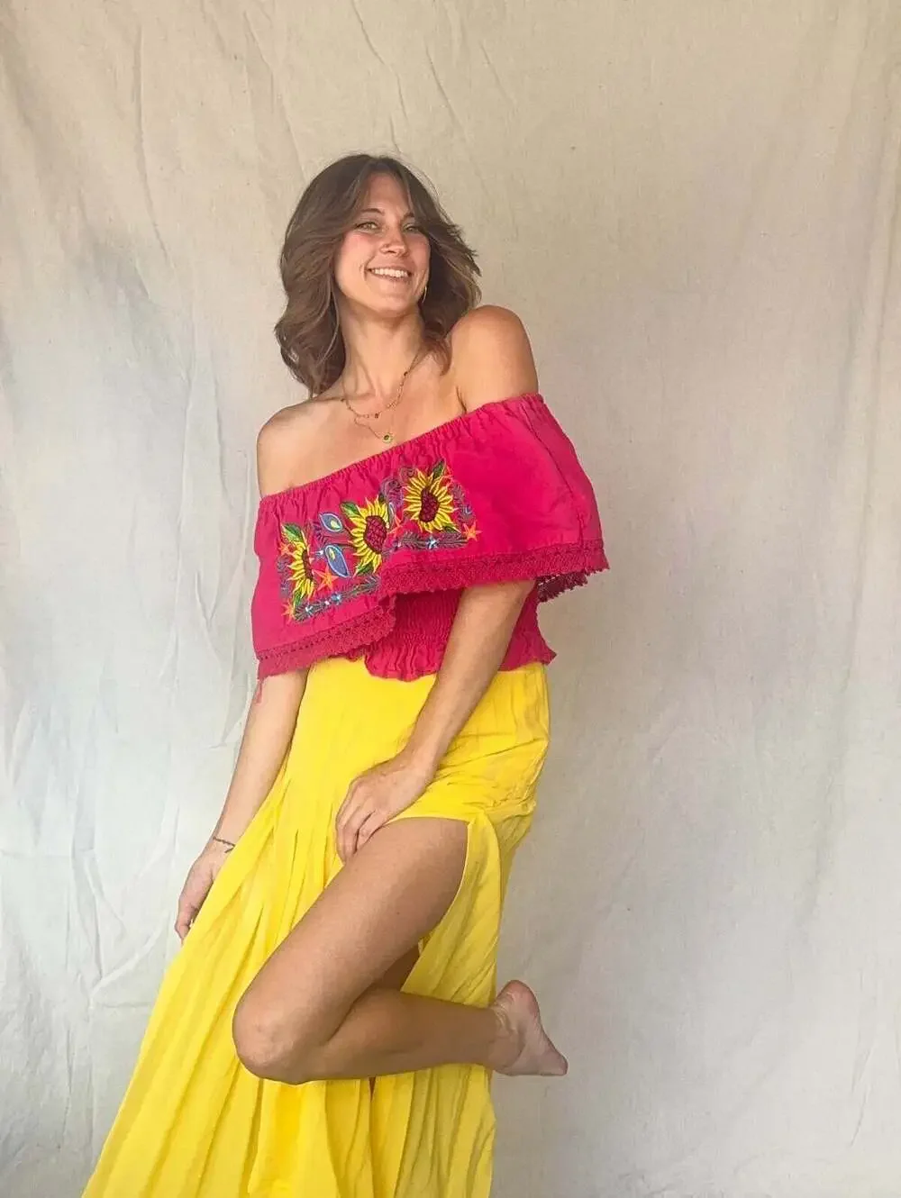 Vintage Hot Pink Off the Shoulder Embroidered Sunflower Oaxacan Summer Top - Picture 10 of 10